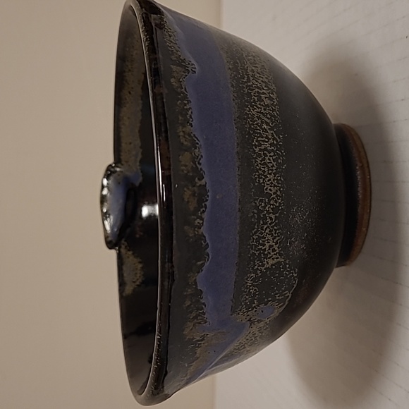 Handmade Signed Pottery Bowl - Picture 8 of 15